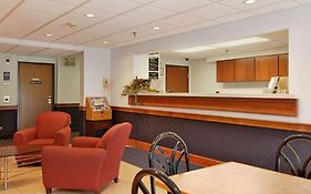 Super 8 By Wyndham Manchester Airport